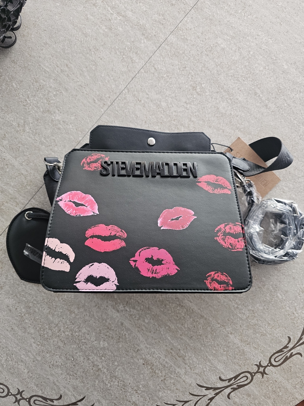 Steve Madden Black Lip-Print Crossbody Bag, New